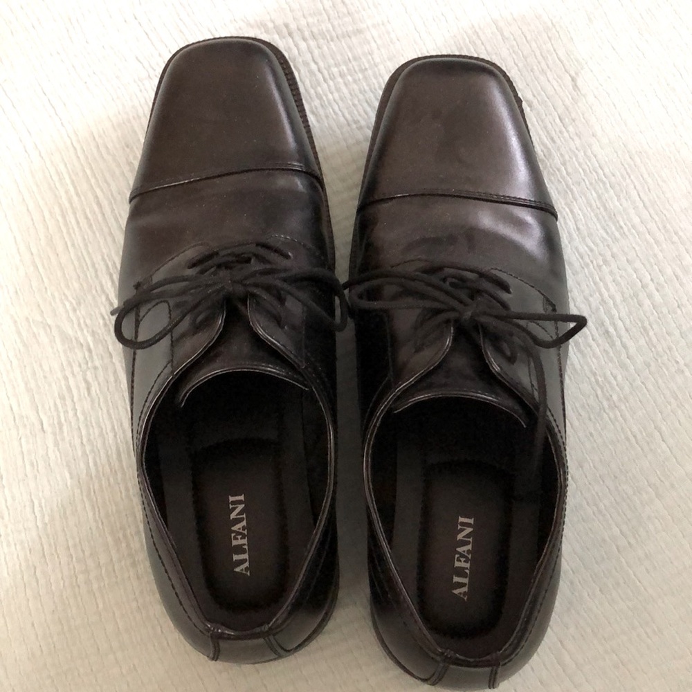 Men’s alfani black derby’s